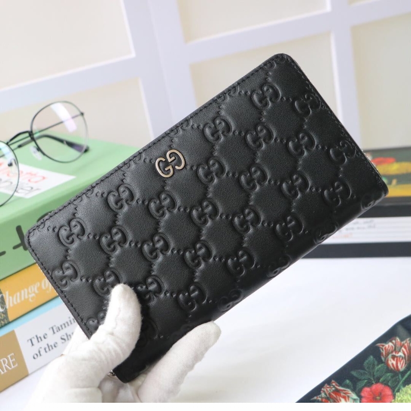 G*u*i wallets & purse